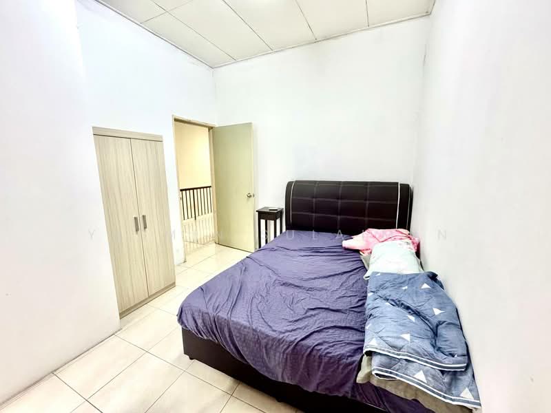 2-storey Terraced House for Sale in Bandar Country Homes (Rawang) - Yasmin Sulaiman - Bedroom - PropertyGuru.com.my