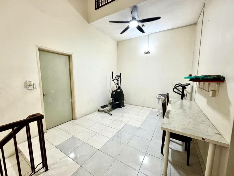 2-storey Terraced House for Sale in Bandar Country Homes (Rawang) - Yasmin Sulaiman - PropertyGuru.com.my