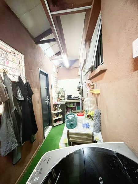2-storey Terraced House for Sale in Alam Budiman (Shah Alam) - Mohammad Din Majid - Kitchen - PropertyGuru.com.my