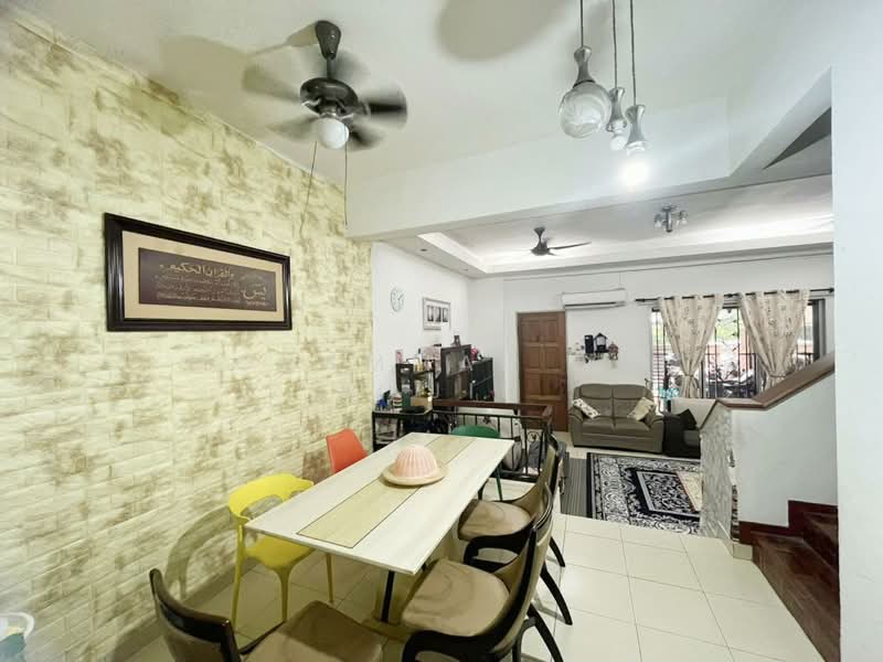 2-storey Terraced House for Sale in Alam Budiman (Shah Alam) - Mohammad Din Majid - Dining Room - PropertyGuru.com.my