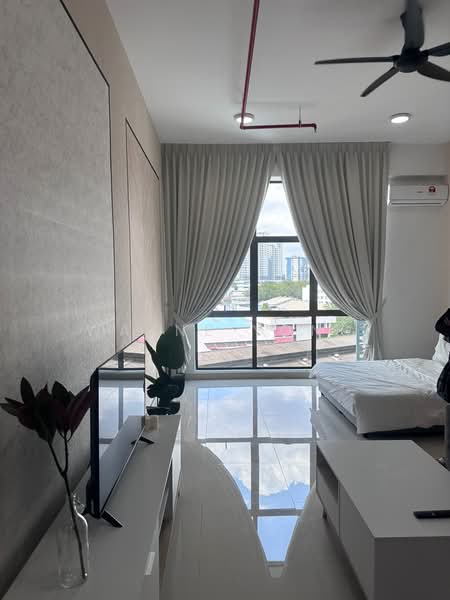 Servis Apartment untuk Disewa di Boulevard 51 - Wayne Yong - Living Room - PropertyGuru.com.my