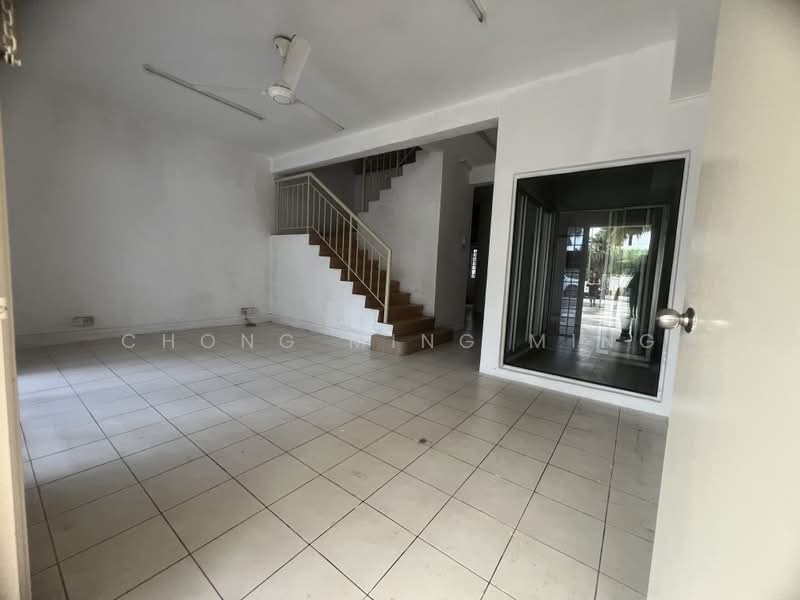 Rumah Teres 2-Tingkat untuk Dijual di Taman Tuanku Jaafar (Sungai Gadut) - Chong Ming Ming - Living Room - PropertyGuru.com.my