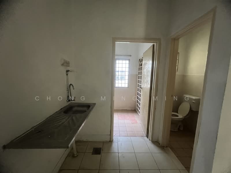 Rumah Teres 2-Tingkat untuk Dijual di Taman Tuanku Jaafar (Sungai Gadut) - Chong Ming Ming - Kitchen - PropertyGuru.com.my