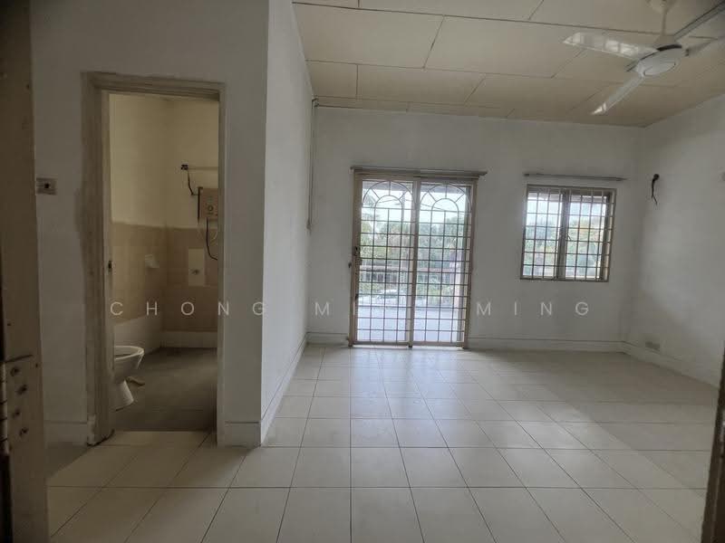 Rumah Teres 2-Tingkat untuk Dijual di Taman Tuanku Jaafar (Sungai Gadut) - Chong Ming Ming - Bathroom - PropertyGuru.com.my