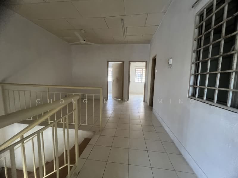 Rumah Teres 2-Tingkat untuk Dijual di Taman Tuanku Jaafar (Sungai Gadut) - Chong Ming Ming - Corridor - PropertyGuru.com.my