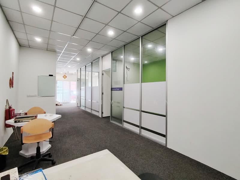 Shop / Office for Sale in Kuchai Entrepreneurs Park (Kuchai Lama) - Danny Chan - Corridor - PropertyGuru.com.my
