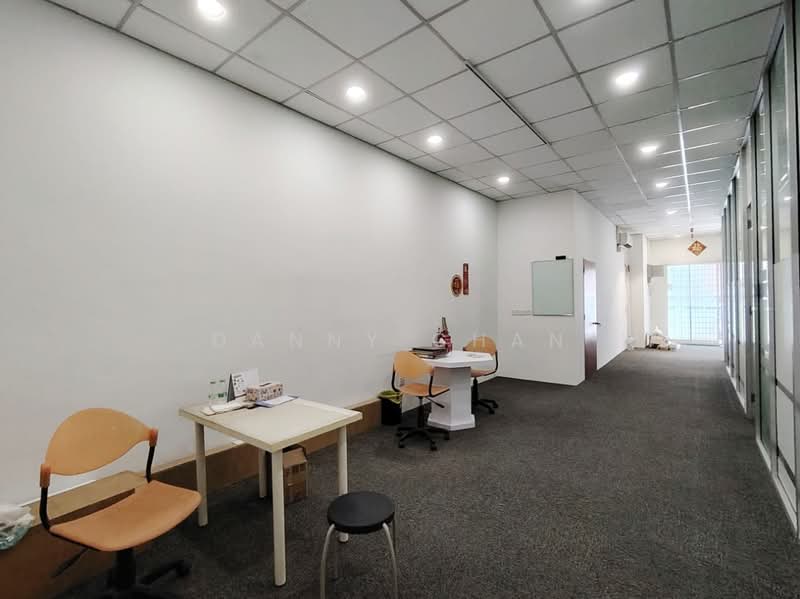 Shop / Office for Sale in Kuchai Entrepreneurs Park (Kuchai Lama) - Danny Chan - Corridor - PropertyGuru.com.my