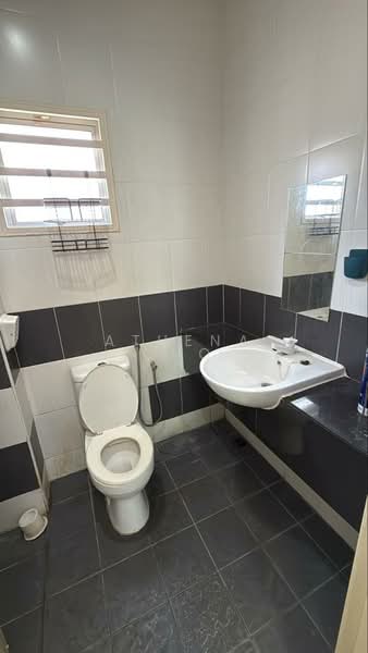 Rumah Teres 2 Tingkat untuk Disewa di Nilai (Negeri Sembilan) - Athena Cho - Bathroom - PropertyGuru.com.my