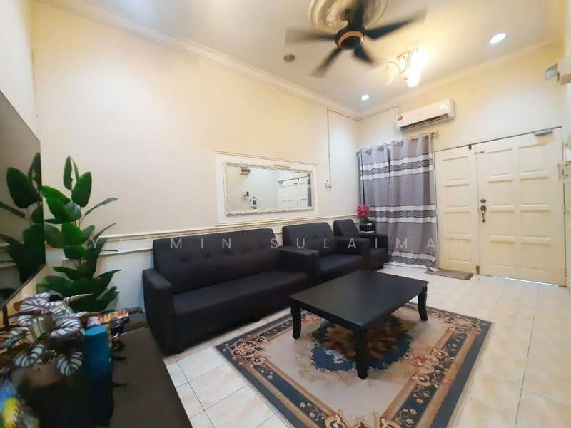 1-storey Terraced House for Sale in Seksyen 30 (Shah Alam) - Yasmin Sulaiman - Living Room - PropertyGuru.com.my