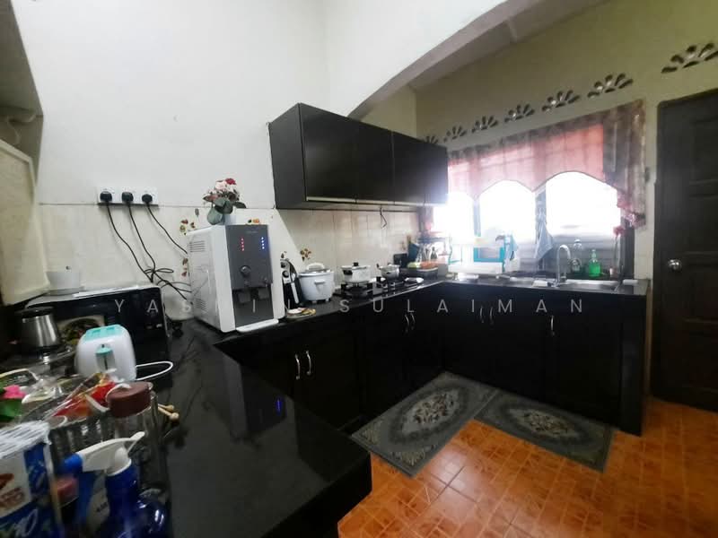 1-storey Terraced House for Sale in Seksyen 30 (Shah Alam) - Yasmin Sulaiman - Kitchen - PropertyGuru.com.my