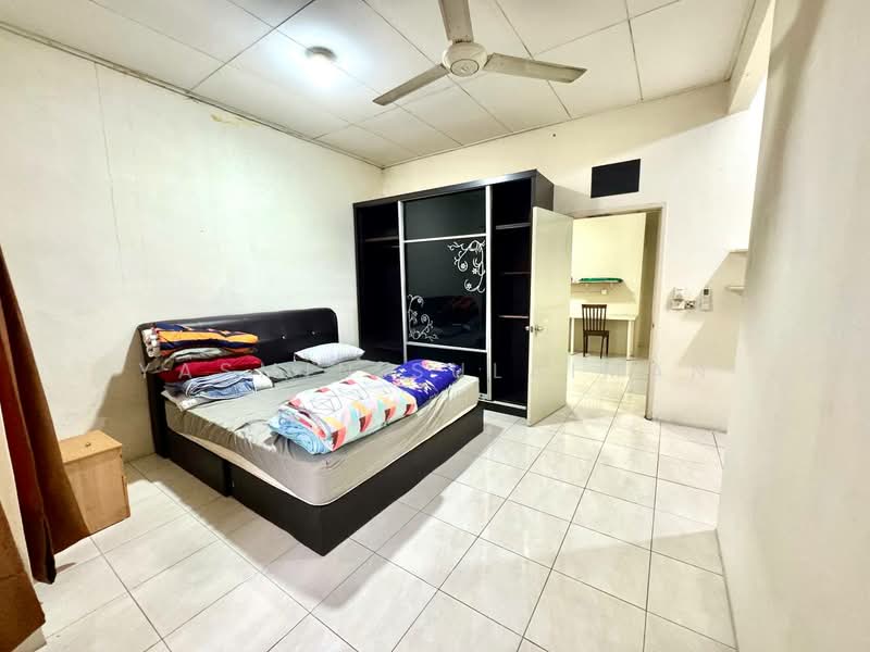 1-storey Terraced House for Sale in Seksyen 30 (Shah Alam) - Yasmin Sulaiman - Bedroom - PropertyGuru.com.my