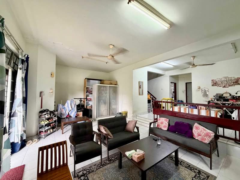 Semi-Detached House for Sale in Taman Perling (Perling) - Amir Faris Rusli - Living Room - PropertyGuru.com.my