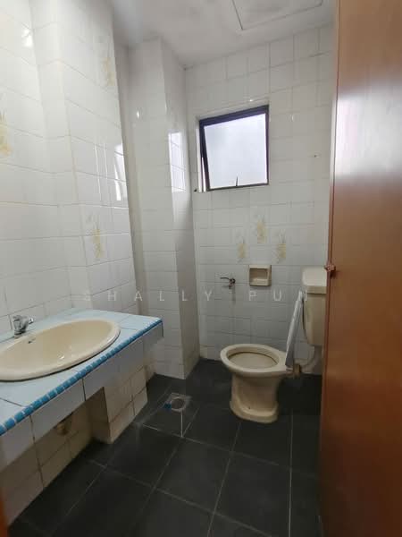 Condominium for Sale at Sri Manja Court - Shally Pun - Bathroom - PropertyGuru.com.my