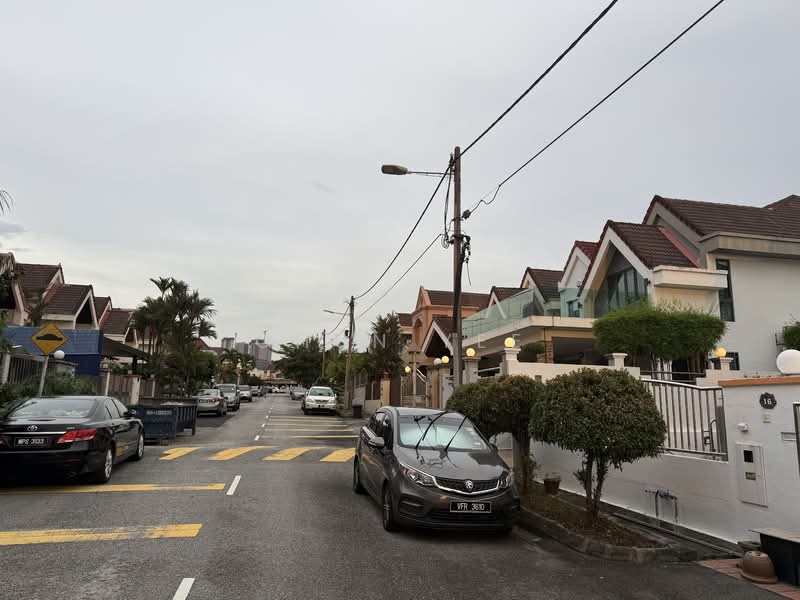 Rumah Berkembar untuk Dijual di Sri Petaling (Kuala Lumpur) - Chun Yee - Exterior - PropertyGuru.com.my