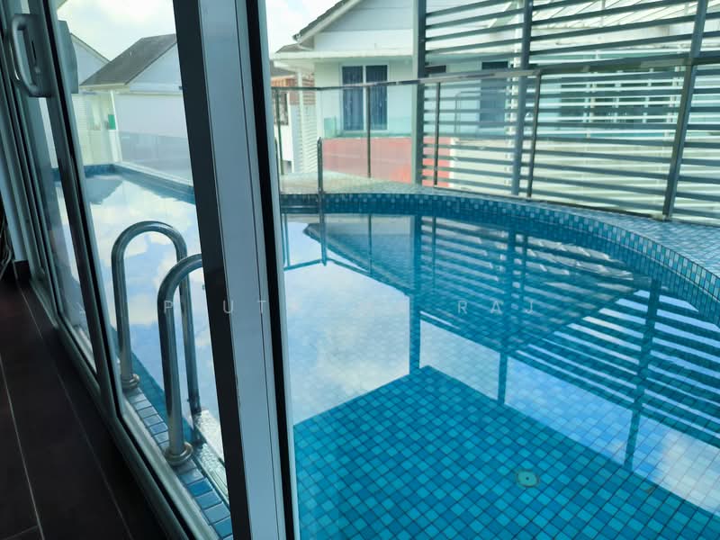 Rumah Banglo untuk Dijual di USJ Heights (Subang Jaya) - P Utahma Raj - Pool - PropertyGuru.com.my