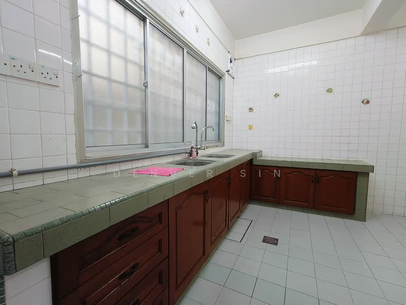 Rumah Teres 2 Tingkat untuk Dijual di Taman Muda (Ampang) - Denver Sin - Kitchen - PropertyGuru.com.my