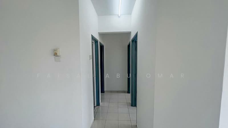 Pangsapuri untuk Dijual di Antara Apartment - Faisal Abu Omar - Corridor - PropertyGuru.com.my