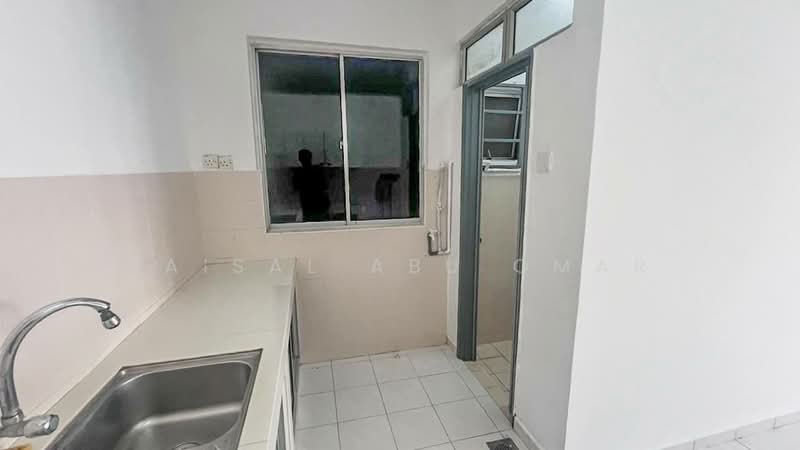 Pangsapuri untuk Dijual di Antara Apartment - Faisal Abu Omar - Kitchen - PropertyGuru.com.my