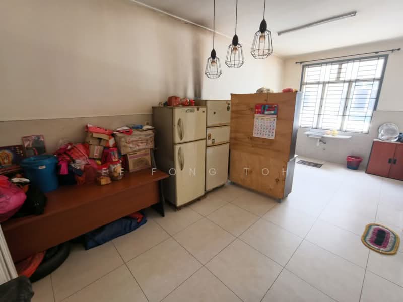 2-storey Terraced House for Sale in Mutiara Rini (Skudai) - Ee Fong Toh - Kitchen - PropertyGuru.com.my