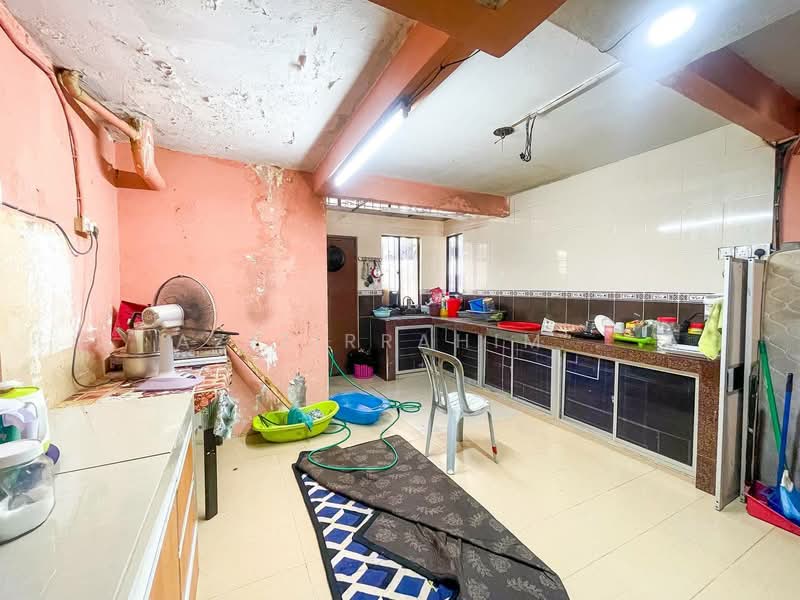 2-storey Terraced House for Sale in Petaling Jaya (Selangor) - Azizirrahim . - Kitchen - PropertyGuru.com.my