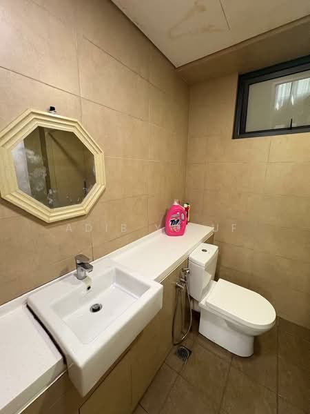 Servis Apartment untuk Disewa di Radia Residences - Adib Yusuf - Bathroom - PropertyGuru.com.my