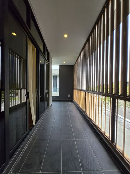 Rumah Berkembar untuk Dijual di Telok Panglima Garang (Selangor) - Dinie Akmal - Balcony - PropertyGuru.com.my