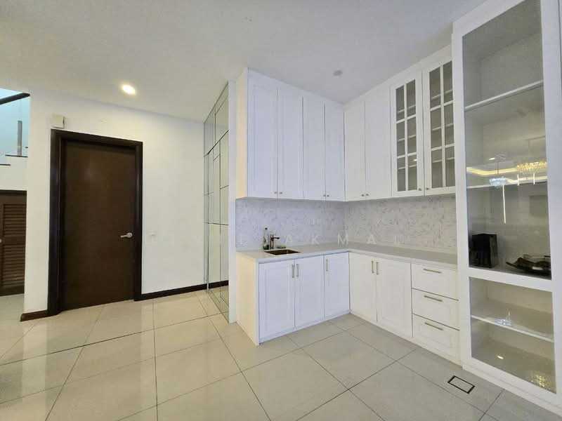 Rumah Berkembar untuk Dijual di Telok Panglima Garang (Selangor) - Dinie Akmal - Kitchen - PropertyGuru.com.my