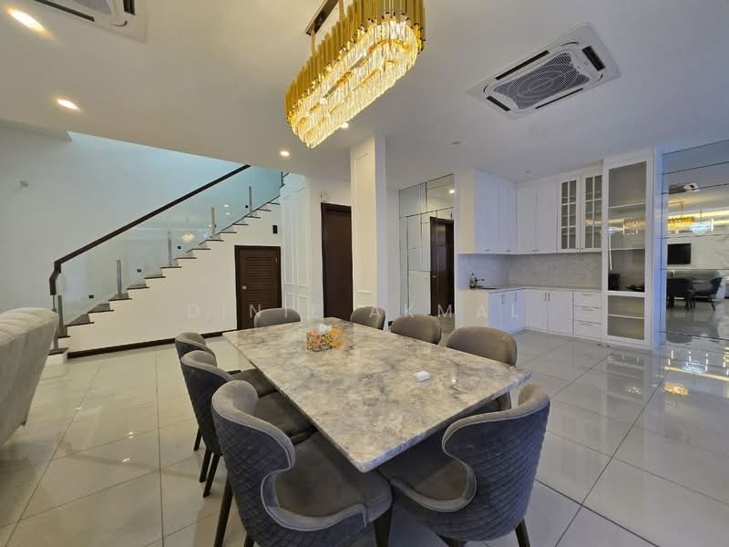 Rumah Berkembar untuk Dijual di Telok Panglima Garang (Selangor) - Dinie Akmal - Dining Room - PropertyGuru.com.my