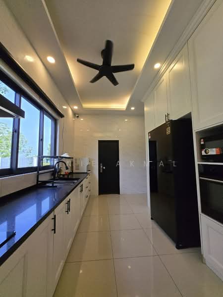 Rumah Berkembar untuk Dijual di Telok Panglima Garang (Selangor) - Dinie Akmal - Kitchen - PropertyGuru.com.my