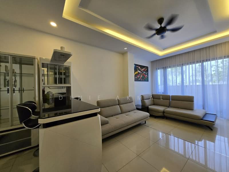 Rumah Berkembar untuk Dijual di Telok Panglima Garang (Selangor) - Dinie Akmal - Living Room - PropertyGuru.com.my