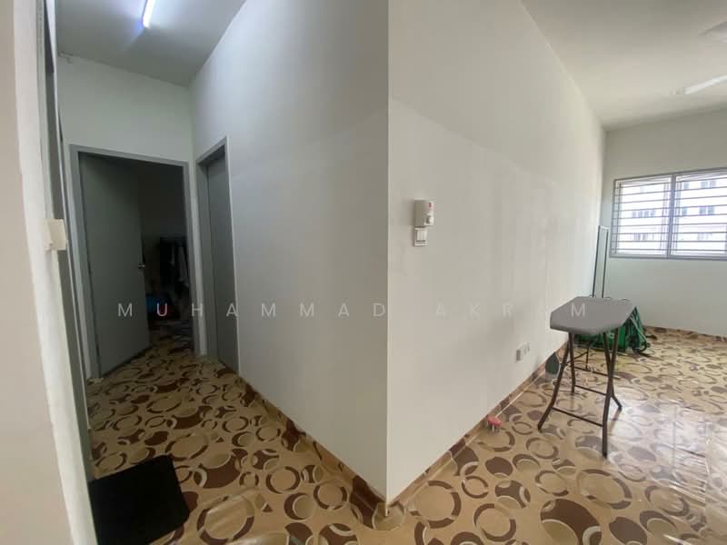 Apartment for Sale at Kemuning Idaman - Muhammad Akram - Corridor - PropertyGuru.com.my