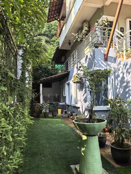 Rumah Berkembar untuk Dijual di Seksyen 9 (Petaling Jaya) - Wesley Chin - Exterior - PropertyGuru.com.my