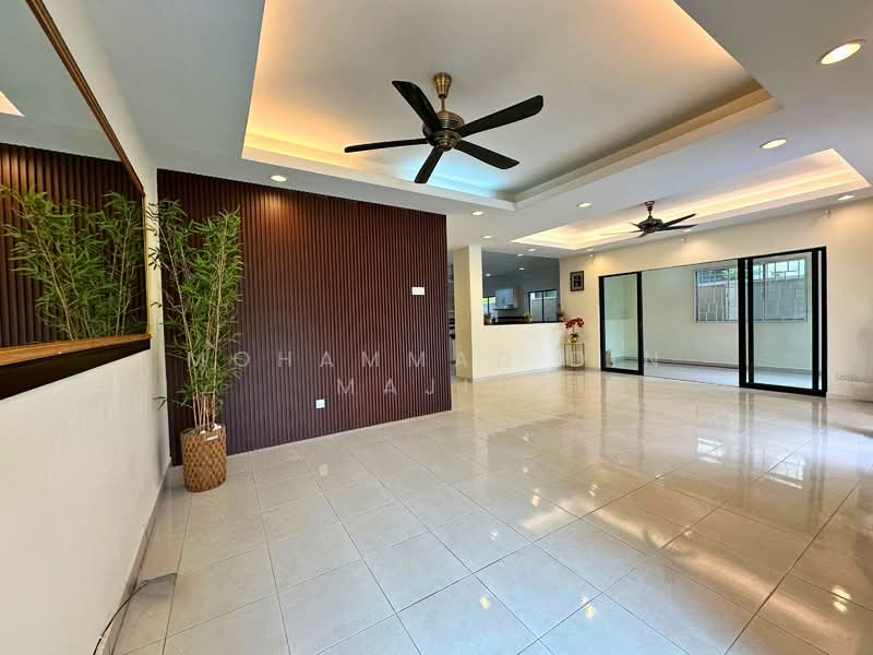 Banglo Pautan untuk Dijual di Bukit Bandaraya (Shah Alam) - Mohammad Din Majid - Living Room - PropertyGuru.com.my