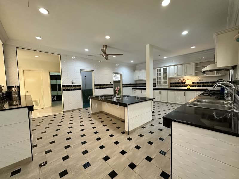 Banglo Pautan untuk Dijual di Bukit Bandaraya (Shah Alam) - Mohammad Din Majid - Kitchen - PropertyGuru.com.my