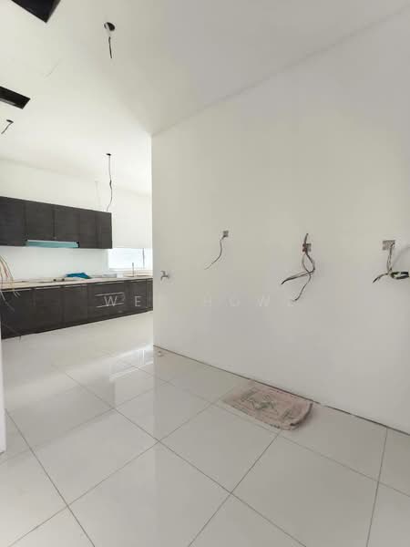 Semi-Detached House for Sale in Taman Seri Austin (Tebrau) - Wee Howe - Kitchen - PropertyGuru.com.my