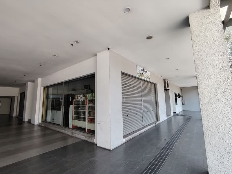 Shop for Rent in Seri Kembangan (Selangor) - Lim Poh Yee - Exterior - PropertyGuru.com.my