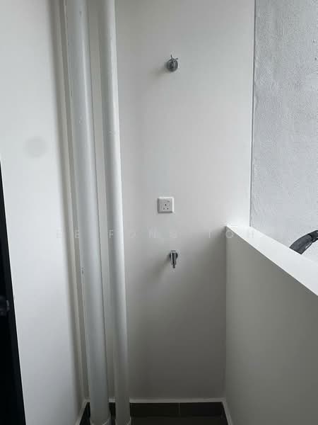 Servis Apartment untuk Dijual di TRELLIS RESIDENCES - Ee Fong Toh - Balcony - PropertyGuru.com.my