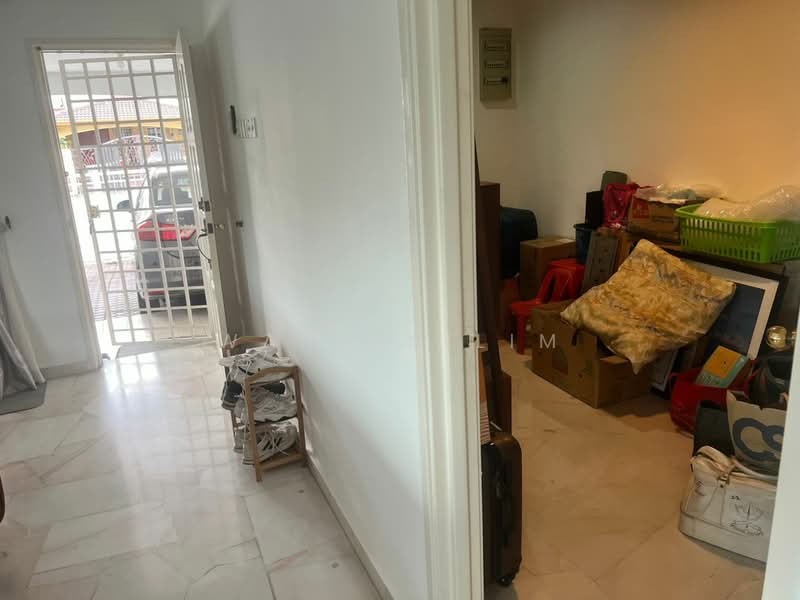 Rumah Teres 2 Tingkat untuk Dijual di Ara Damansara (Selangor) - Warren Lim - Entrance - PropertyGuru.com.my