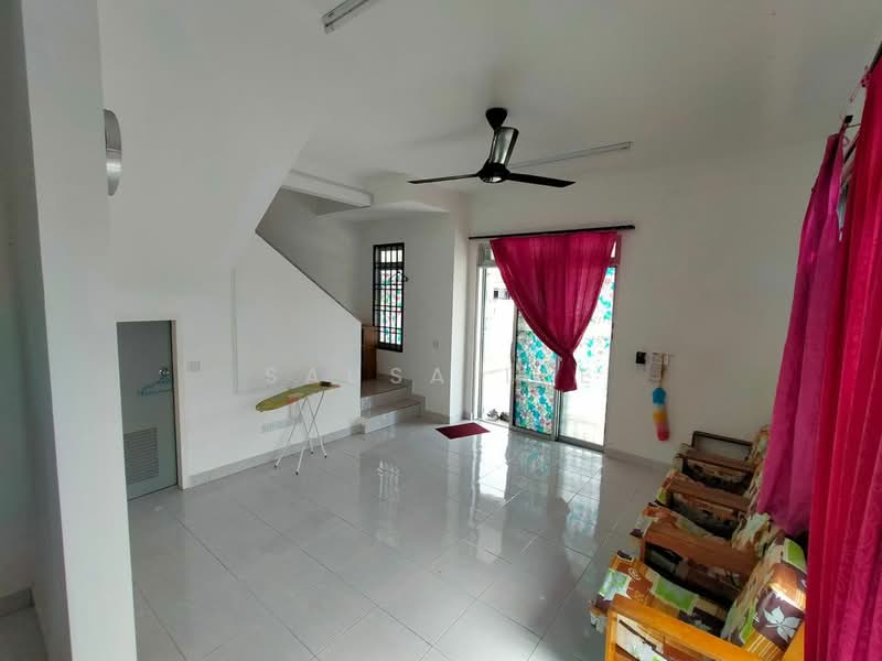 Rumah Teres 2 Tingkat untuk Disewa di Pontian (Johor) - Sausa Lee - Living Room - PropertyGuru.com.my