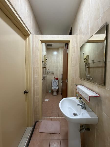Cluster House for Rent in Bandar Putra (Kulai) - Lui Lui - Bathroom - PropertyGuru.com.my