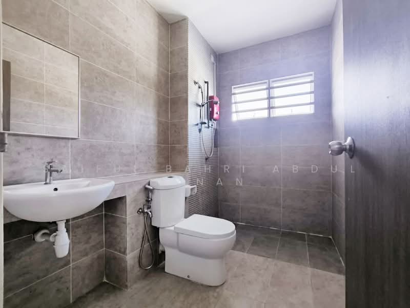Rumah Teres 2 Tingkat untuk Dijual di Bandar Ainsdale (Seremban) - Saiful Bahri Abdul Manan - Bathroom - PropertyGuru.com.my