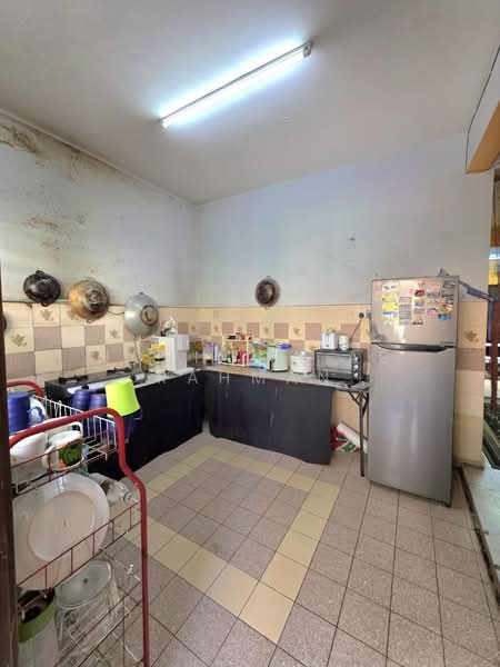 Rumah Teres 2 Tingkat untuk Dijual di Seksyen 7 (Bangi) - Norhuda Ab Rahman - Kitchen - PropertyGuru.com.my