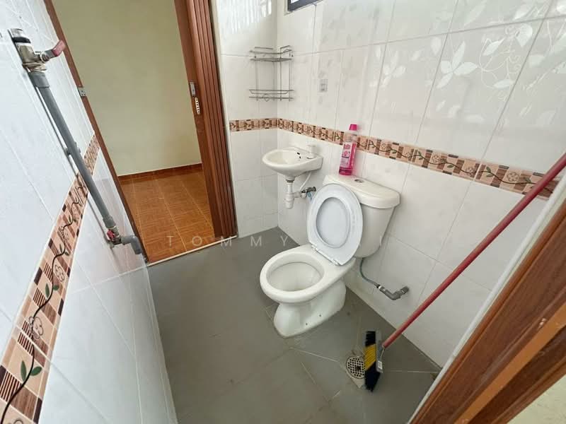 Rumah Teres 2 Tingkat untuk Dijual di Taman Skudai Baru (Skudai) - Tommy Tai - Bathroom - PropertyGuru.com.my