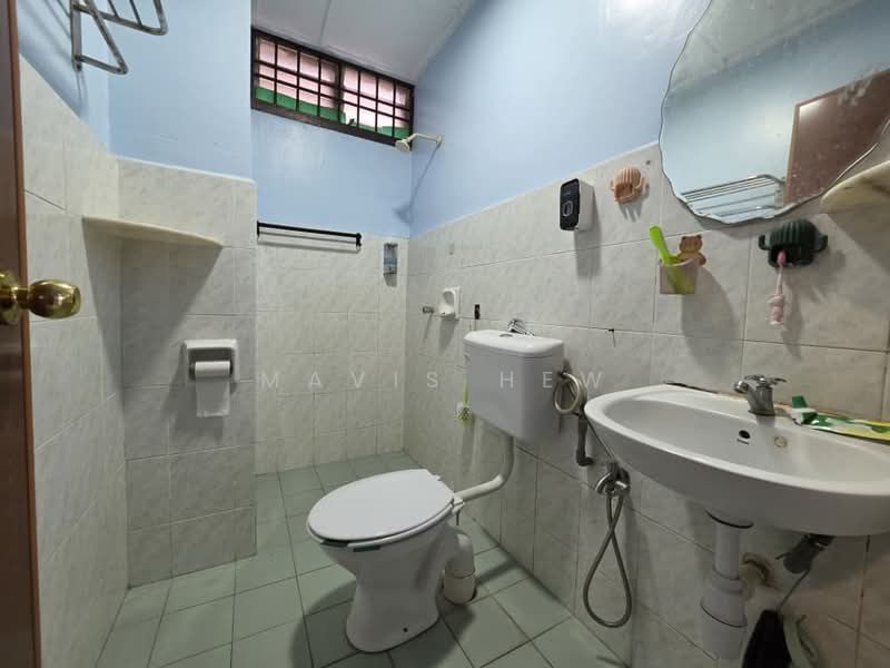 Apartment for Rent at Impian Senibong Apartment - Mavis Hew - Bathroom - PropertyGuru.com.my