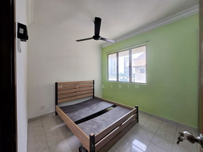 Kondominium untuk Dijual di Koi Tropika - M.J Zairin - Bedroom - PropertyGuru.com.my