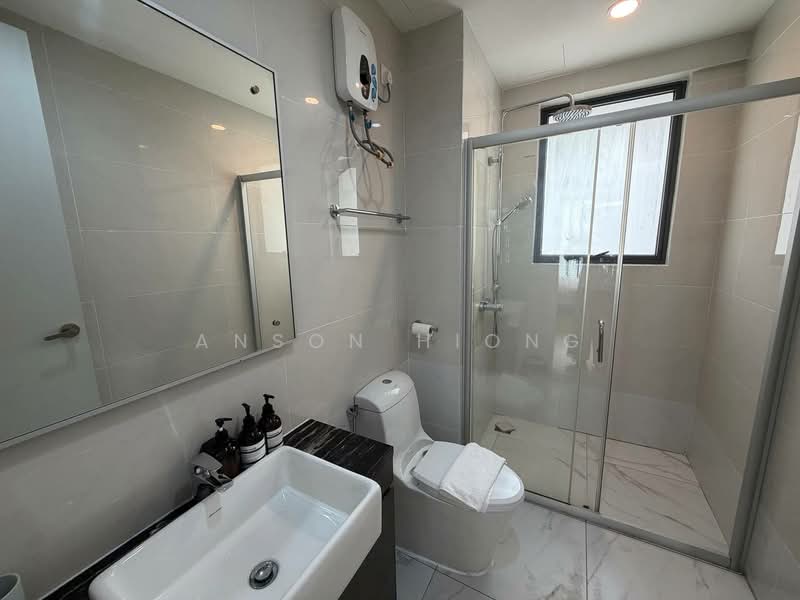 Kondominium untuk Dijual di Bay Point @ Country Garden Danga Bay - Anson Hiong - Bathroom - PropertyGuru.com.my