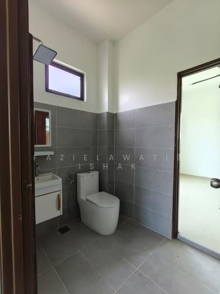 Bungalow for Sale in Kuantan (Pahang) - Fazielawatie Ishak - Bathroom - PropertyGuru.com.my