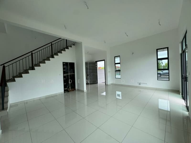 Rumah Kluster untuk Dijual di Taman Impian Emas (Skudai) - Hayden Chong - Living Room - PropertyGuru.com.my