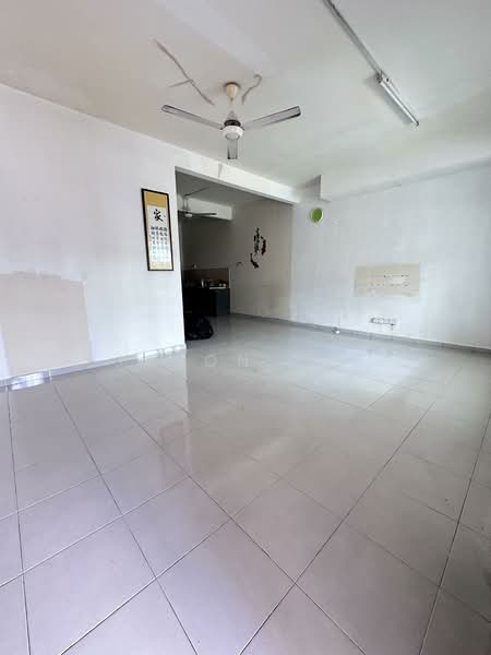 Rumah Teres 2 Tingkat untuk Dijual di Taman Angkasa Nuri (Durian Tunggal) - Jason Tay - Living Room - PropertyGuru.com.my