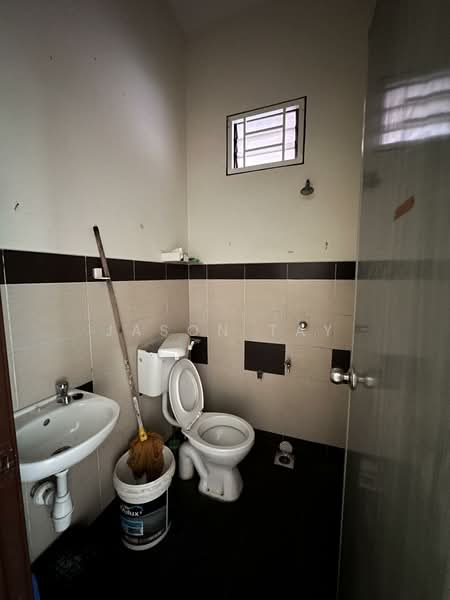 Rumah Teres 2 Tingkat untuk Dijual di Taman Angkasa Nuri (Durian Tunggal) - Jason Tay - Bathroom - PropertyGuru.com.my